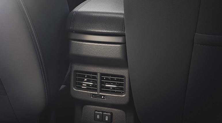 Maruti Brezza 2nd row AC vents