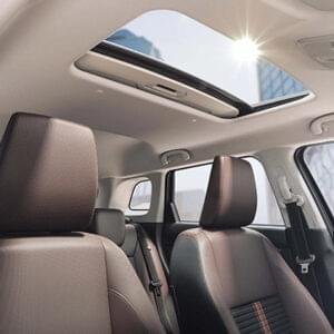 Maruti Brezza interrion top